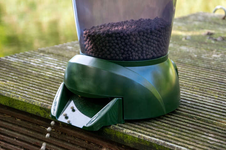 dobar Teichfischfutterautomat